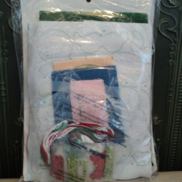 Bucilla craft felt kit "Ho Ho Santa" tank set - Picture 5 of 5